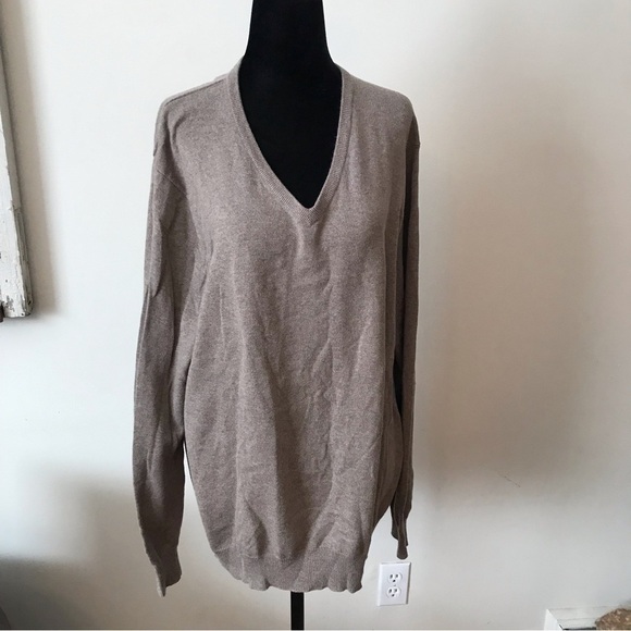 J Crew men’sV neck sweater.  Cotton cashmere blend.  Size large - Picture 2 of 5